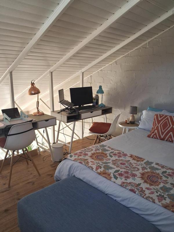 2 Bedroom Property for Sale in Vredehoek Western Cape